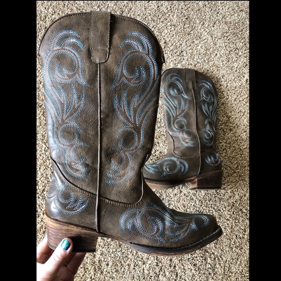 Roper Riley Brown Snip Toe Boots - Picture 5 of 8